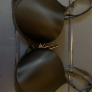 Victorias Secret Bombshell Bra size 38 C